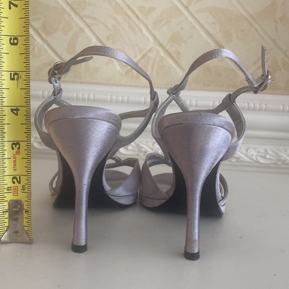 Ladies satin and rhinestone dress shoes size 8.5. Brand: Nina - Picture 5 of 6